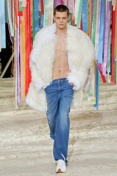 Look 11